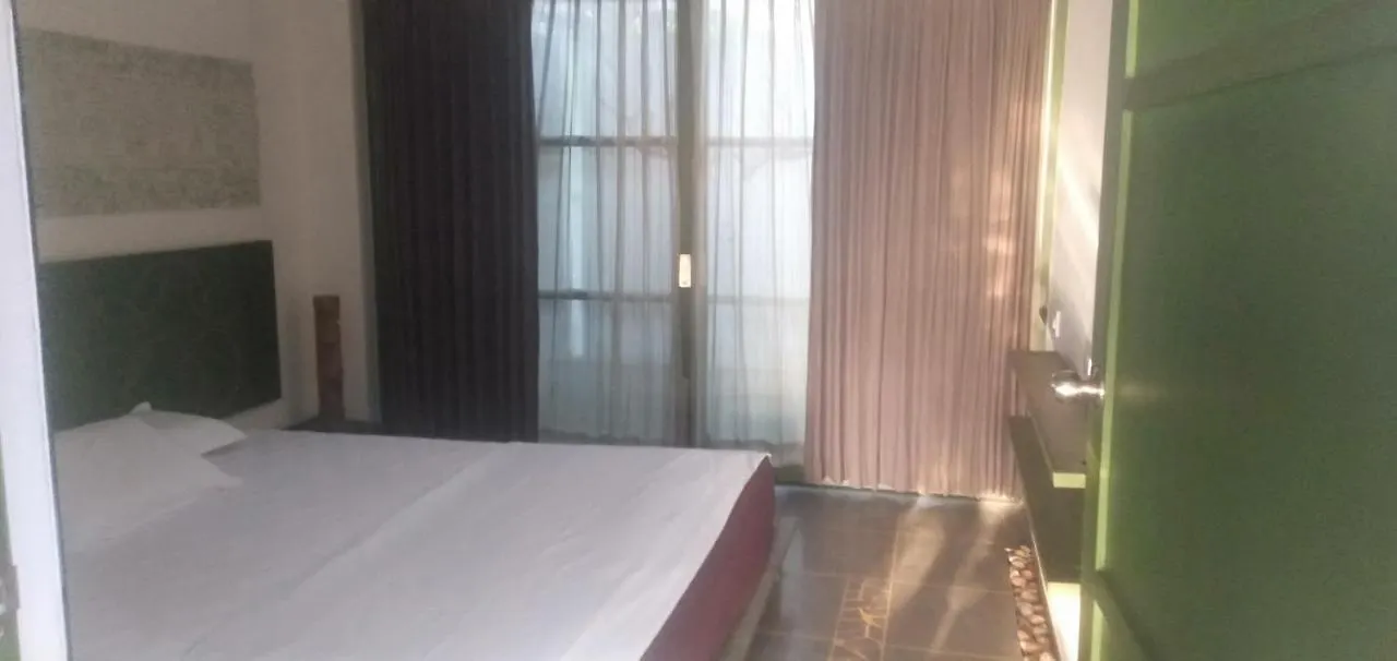 Hotel Thanal At The Oceans Edge Varkala Resort