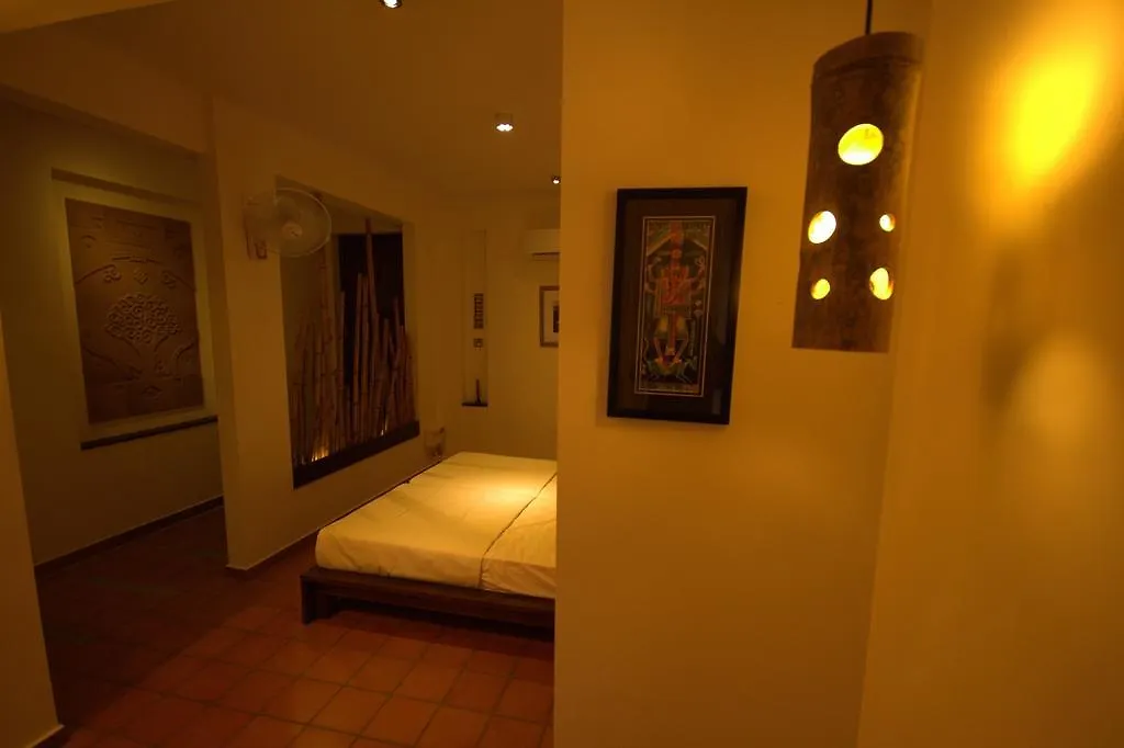 Hotel Thanal At The Oceans Edge Varkala 2*,